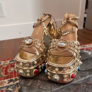Azalea Wang New gold Lola platforms sz 7